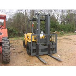 CAT DP40 FORKLIFT,
