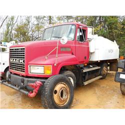1996 MACK CH612 S/A WATER TRUCK,