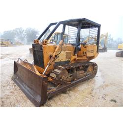 CASE 850 CRAWLER TRACTOR,