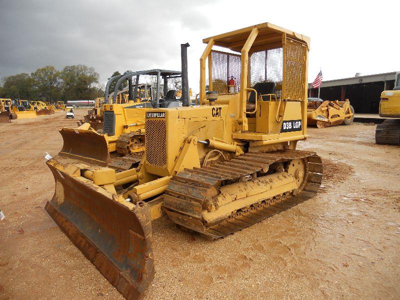 CAT D3B LGP CRAWLER TRACTOR cat-d3b-lgp-crawler-tractor