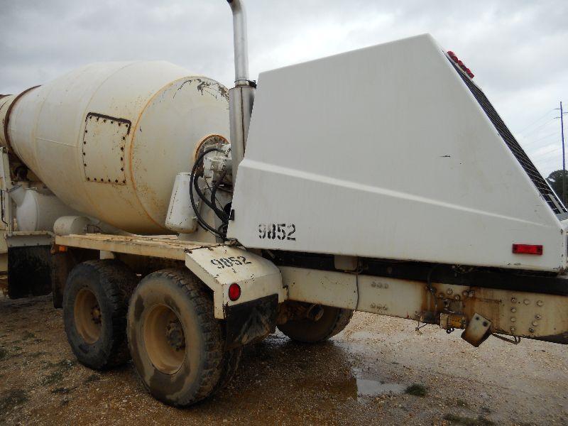 1999 OSHKOSH FRONT DISCHARGE MIXER, J.M. Wood Auction Company, Inc.