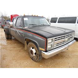 1981 CHEVROLET SILVERADO DUALLY PICKUP,