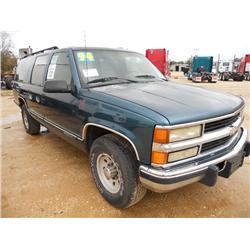 1994 CHEVROLET 2500 SUBURBAN,