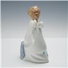 Image 2 : Lladro Figurine, Angel with Child 1004635