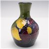 Image 2 : Moorcroft Pottery Mini Vase Hibiscus