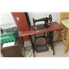 Image 1 : Tredle Sewing Machine 