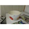 Image 2 : Table Runners, Pot Holders, Oven Mitts, Mixing Bowl 
