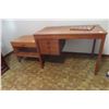 Image 1 : Desk with 3 Drawers 29'' x 41'' x 23'' , Rolling 