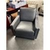 Image 2 : Prospera Home Charcoal Leather Chair