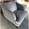 Image 2 : Prospera Home Modern Grey Velvet Accent Chair