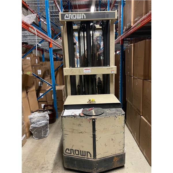 Crown Order Picker w/charger - Working Condition