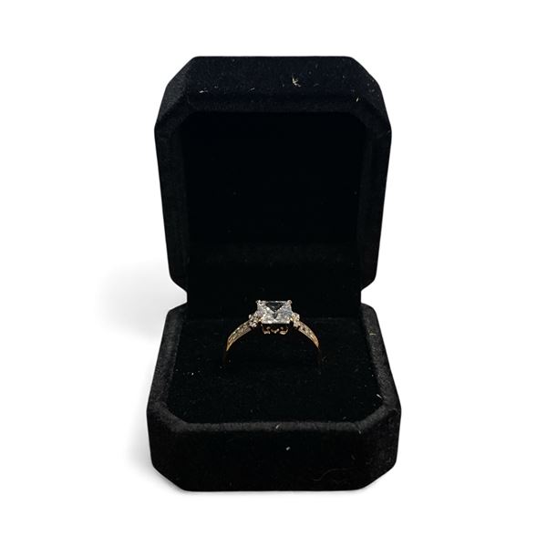 New 18K Gold Plated 1.5ct Simulated Diamond (CZ) Ring - Size 9 w/Case