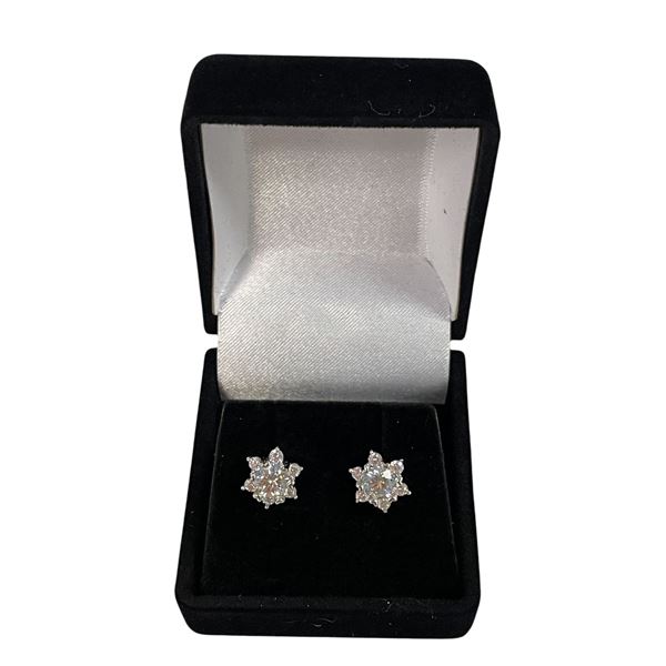 1.00 CT TW GRA Certified Round Brilliant Cut Moissanite Stones VVS D Color Set In Center Of Star Sha