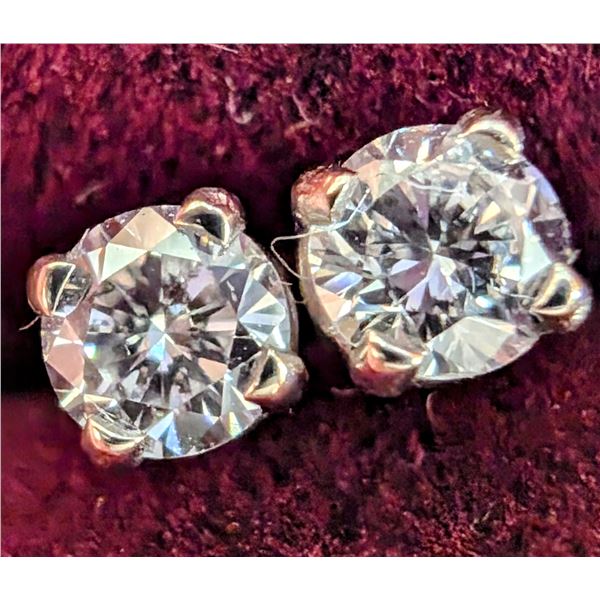 $730, 14K(0.42g), LAB DIAMOND (0.25ct)EARRING, appraised/retail value $730