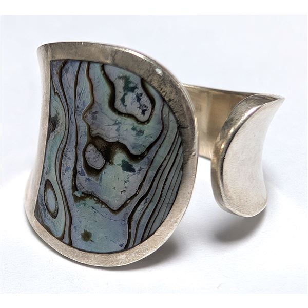 $80, SILVER(5.63g), GENUINE GEMSTONERING, size , appraised/retail value $80, ring resizeable for $50