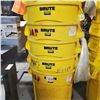 Image 2 : 12 Pcs Rubbermaid Brute 20-Gallon Yellow Round Containers