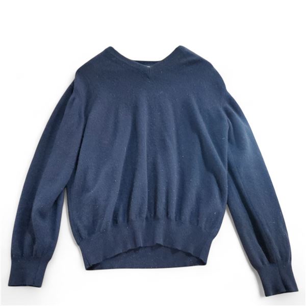 Holt Renfrew Navy V‑Neck Sweater Pullover