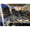 Image 2 : Assortment of Boots, Sneakers, Casuals Shoes - Various Styles and Brands
