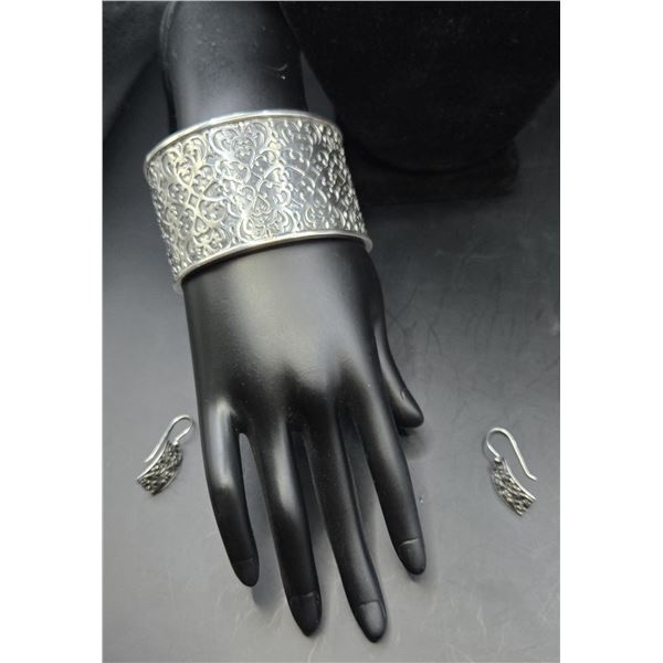 SILPADA STERLING SILVER FILIGREE HEART SCROLL CUFF BRACELET & MATCHING EARRINGS. BRACELET MEASURES A