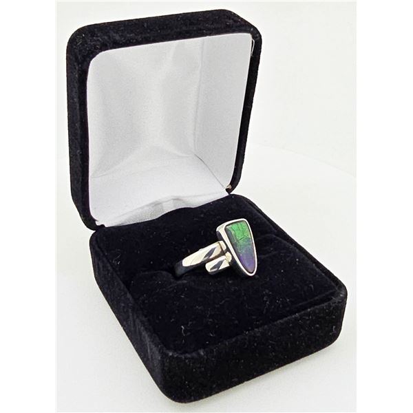 GOOD LOOKING STERLING SILVER RING WITH VALUABLE NATURAL AMMOLITE STONE â€“ ESTIMAT