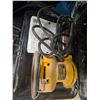 Image 2 : DeWALT Palm Grip Sander & Tool belt