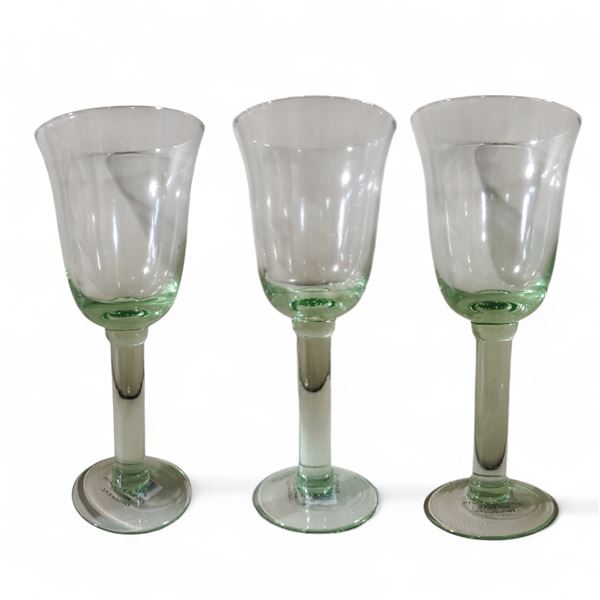 Pallet of BNIB Wine Glass Green, 9.5cm(Top)/8cm(Bot), H: 22cm - Approx 456 Glasses