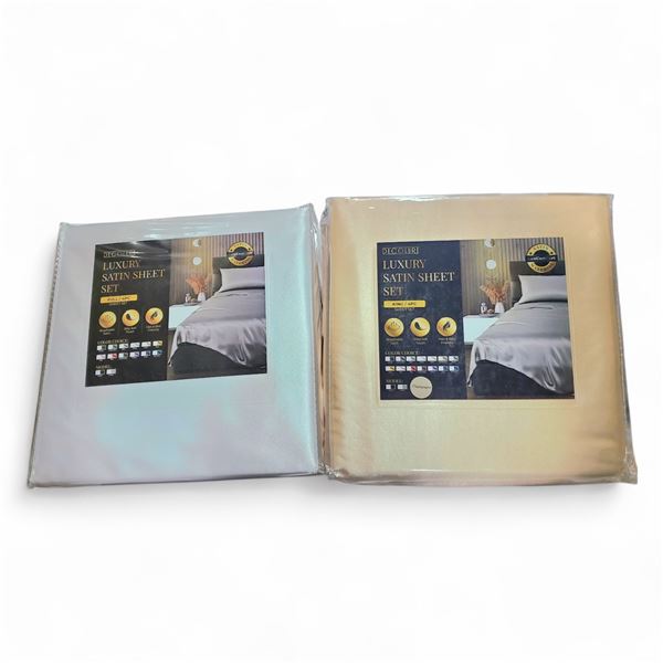 Group of 6 Sheet Set (1 Gold/5 White)