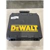 Image 2 : DEWALT 18V DRILL W/ BATTERY AND CHARGE IN HARDCASE - WORKING