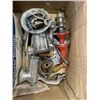 Image 2 : 3 ANTIQUE GRINDERS