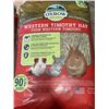 Image 2 : 2 NEW BAGS WESTERN TIMOTHY HAY 2.55KG BAGS