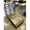 Image 1 : LARGE METAL SHOP CART