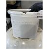 Image 2 : 100LB PRPAONE TANK W/  MANUFACTURER DATE OF 07/19 - GOOD UNTIL 07/2029