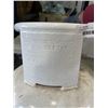 Image 2 : 100LB PRPAONE TANK W/  MANUFACTURER DATE OF 08/18 - GOOD UNTIL 08/2028