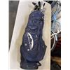 Image 1 : SUN MOUNTAIN GOLF BAG AND ASSORTED GOLF CLUBS