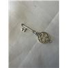 Image 2 : TIFFANY AND CO 925 STERLING SILVER REPLICA KEY PENDANT