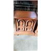 Image 2 : PAIR OF 2 DOOR NIGHT STANDS