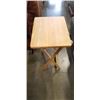 Image 2 : SET OF 4 MAPLE TV TRAYS