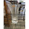 Image 3 : 4 HEAVY CRYSTAL VASES, 11-14 INCH HEAIGHTS