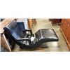 Image 3 : MCM BLACK LEATHER LOUNGE CHAIR