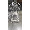 Image 2 : SET OF 3 OUTDOOR NESTING PLANT STANDS AND PLANT POT CHAIR