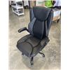 Image 3 : BLACK LEATHER OFFICE CHAIR