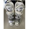 Image 2 : 2 LIFEJACKETS, AND ATOMIC LIVEFIT 80 SKI BOOTS, SIZE 6-6.5