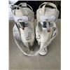 Image 3 : 2 LIFEJACKETS, AND ATOMIC LIVEFIT 80 SKI BOOTS, SIZE 6-6.5