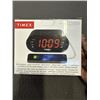 Image 3 : TIMEX FM DUAL ALARM CLOCK RADIO WITH USB CHARGING WORKING