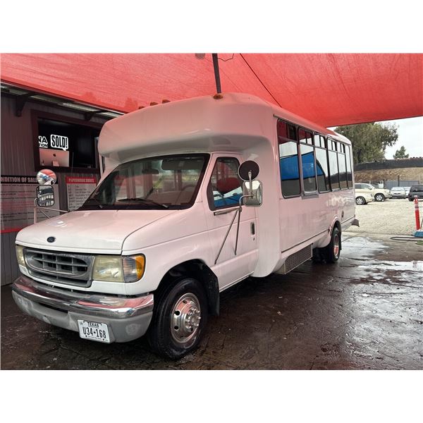 2001 FORD E-350