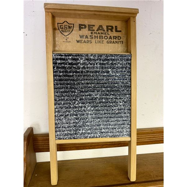 Antique Washboard : GSW Made in Canada Pearl