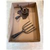 Image 1 : Antique iron “Hog Scraper” Candlestick + Antique Fish / Eel / Frog gig