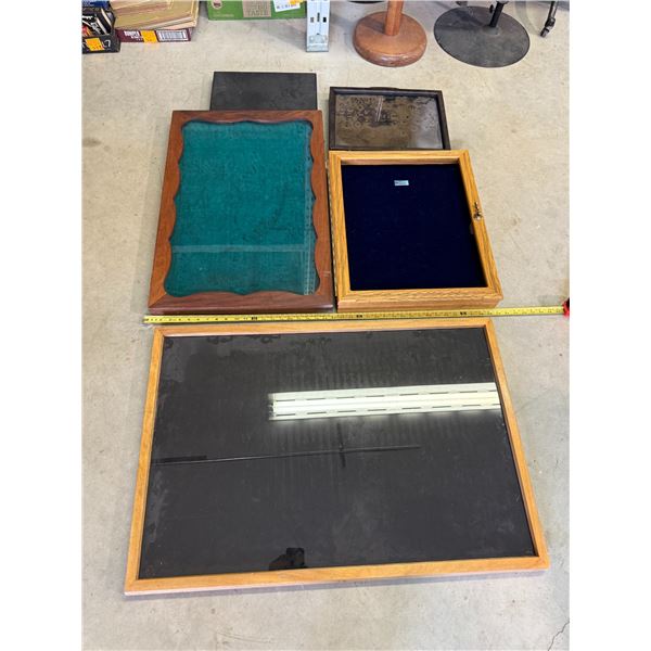 Lot of 5 Display cases - various sizes