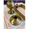 Image 2 : Vintage heavy brass wall-mount kerosene/oil lamp (missing chimney)