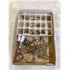 Image 2 : Assortment of jewellery, chains, and repair parts